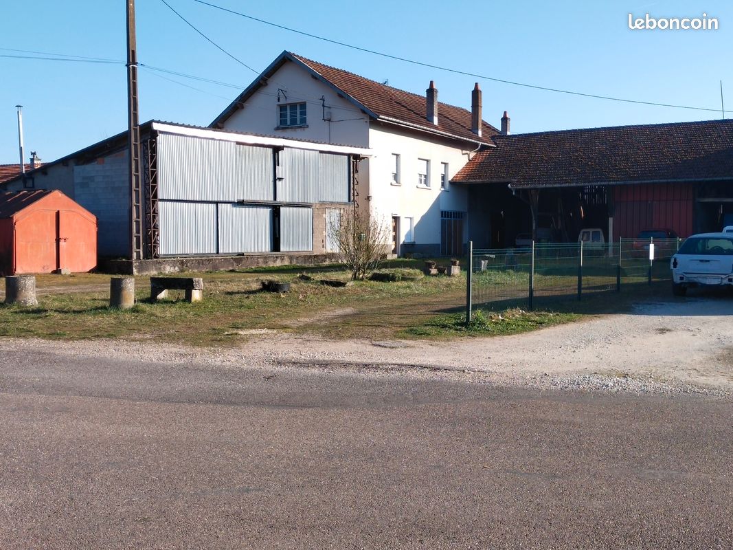 Maison 6 pièces 183 m² · à Jussey · 183 m² · 120 000 €