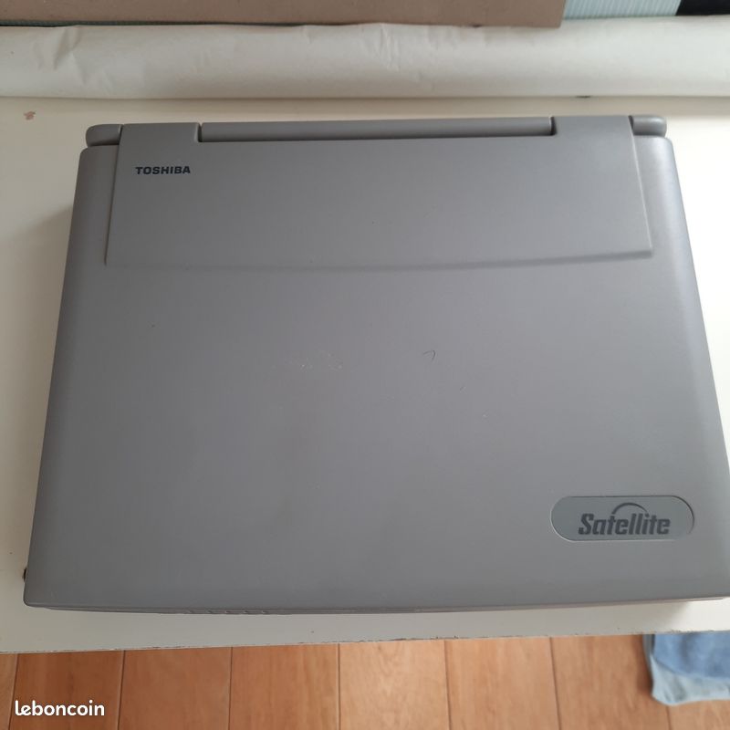 PC portable vintage Toshiba Satellite (image 2)