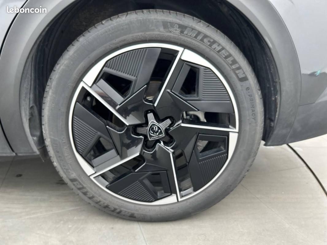 Peugeot 408 PHEV 225 e-EAT8 - Allure Pack (image 13)