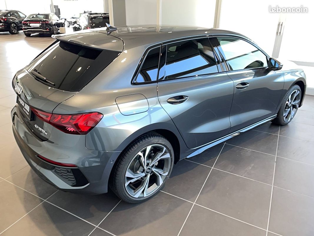 AUDI A3 Sportback 40 TFSIe 204 S tronic 6 S Line (image 5)