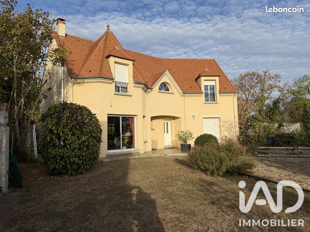 Maison 7 pièces 174 m² · à Étiolles · 174 m² · 630 000 €