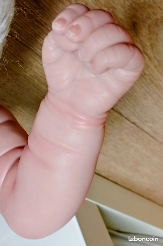 Bébé fille réaliste type Reborn (image 7)