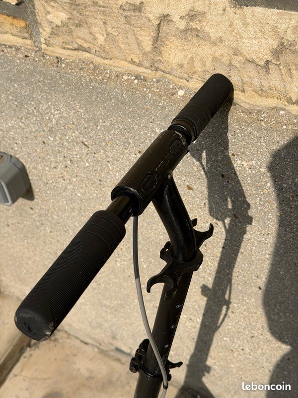 Trotinette manuelle ( prix négociable) (image 3)