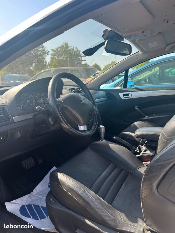 Peugeot 407 COUPE 2.7 HDI GRIFFE (image 13)