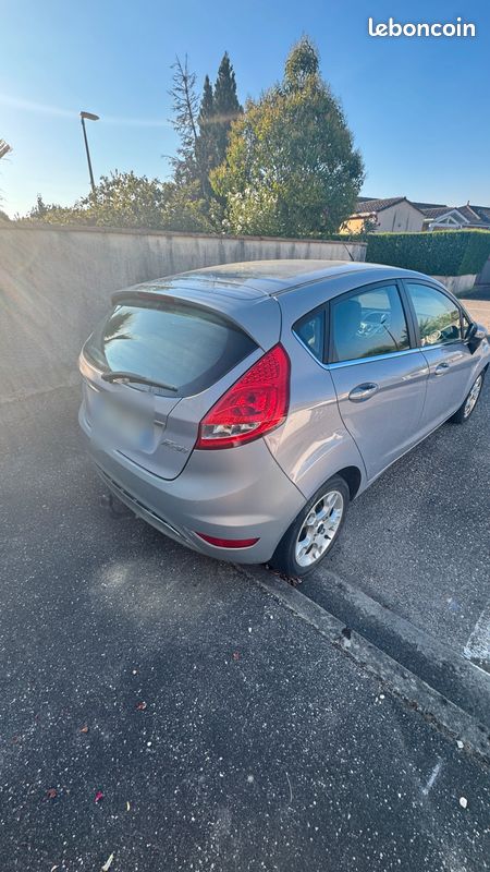 Ford fiesta (image 2)