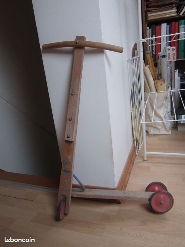 Jolie trottinette vintage en bois et métal (image 3)