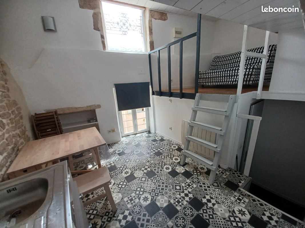 Appartement 1 pièce 18 m² · à Nîmes · 18 m² · 400 €