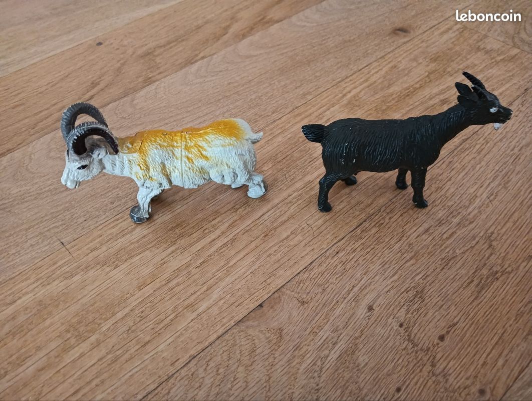 Figurines (image 2)