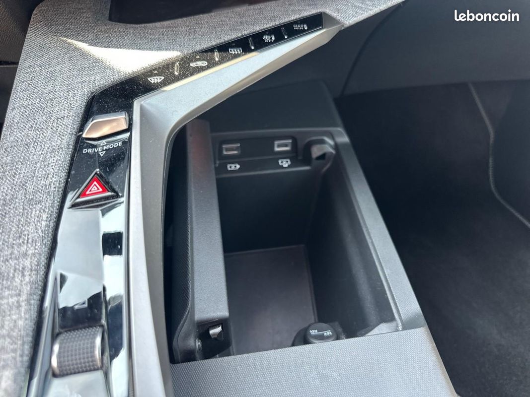 PEUGEOT 3008 1.2 hybrid 145 gt e-dcs6 (image 21)