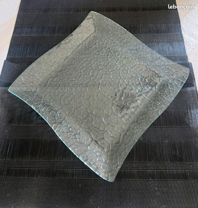 Assiettes en verre transparentes (image 1)