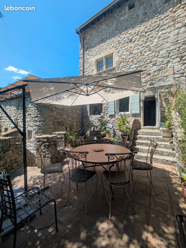 Maison 9 pièces 138 m² · à Vogüé · 138 m² · 330 000 €