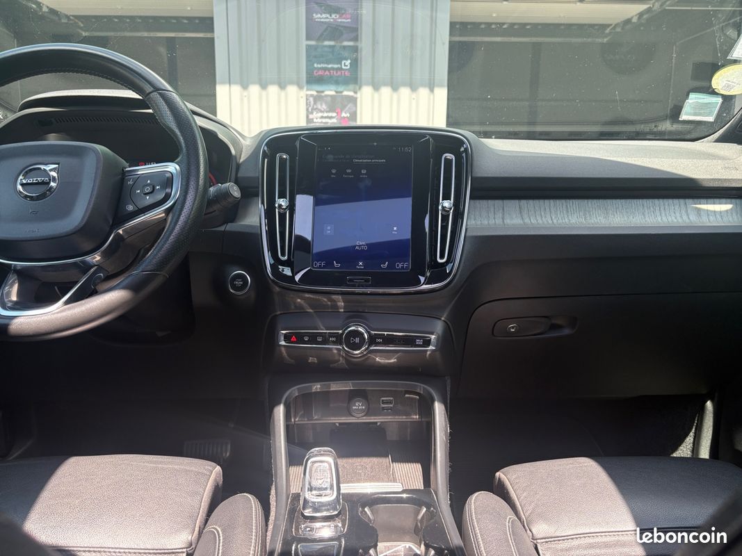 VOLVO XC40 D4 190 AWD INSCRIPTION LUXE GEARTRONIC 190Ch Garantie 12 mois (image 9)