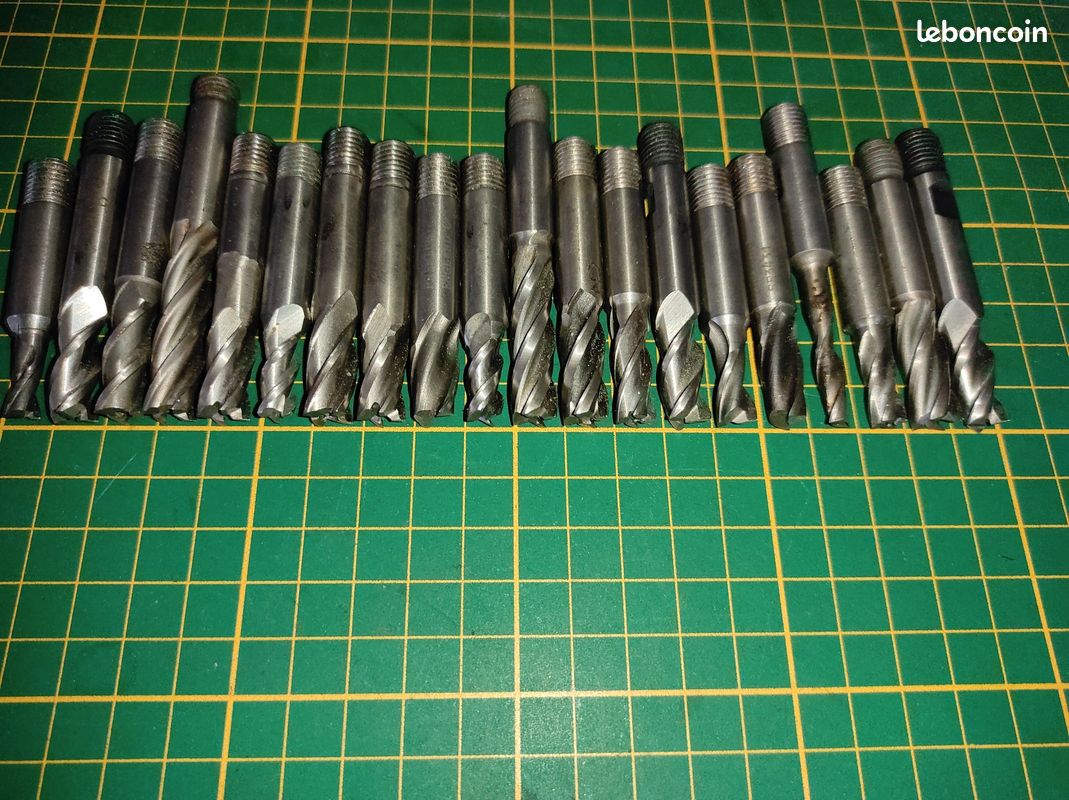 Lot de 20 fraises HSS type Clarkson queues cylindriques de diamètre 10 (image 2)
