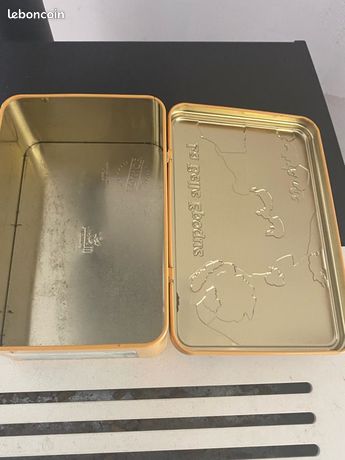 BOITE DISTRIBUTRICE GARNIE DE PETITS GÂTEAUX - BISCUITERIE HANSI