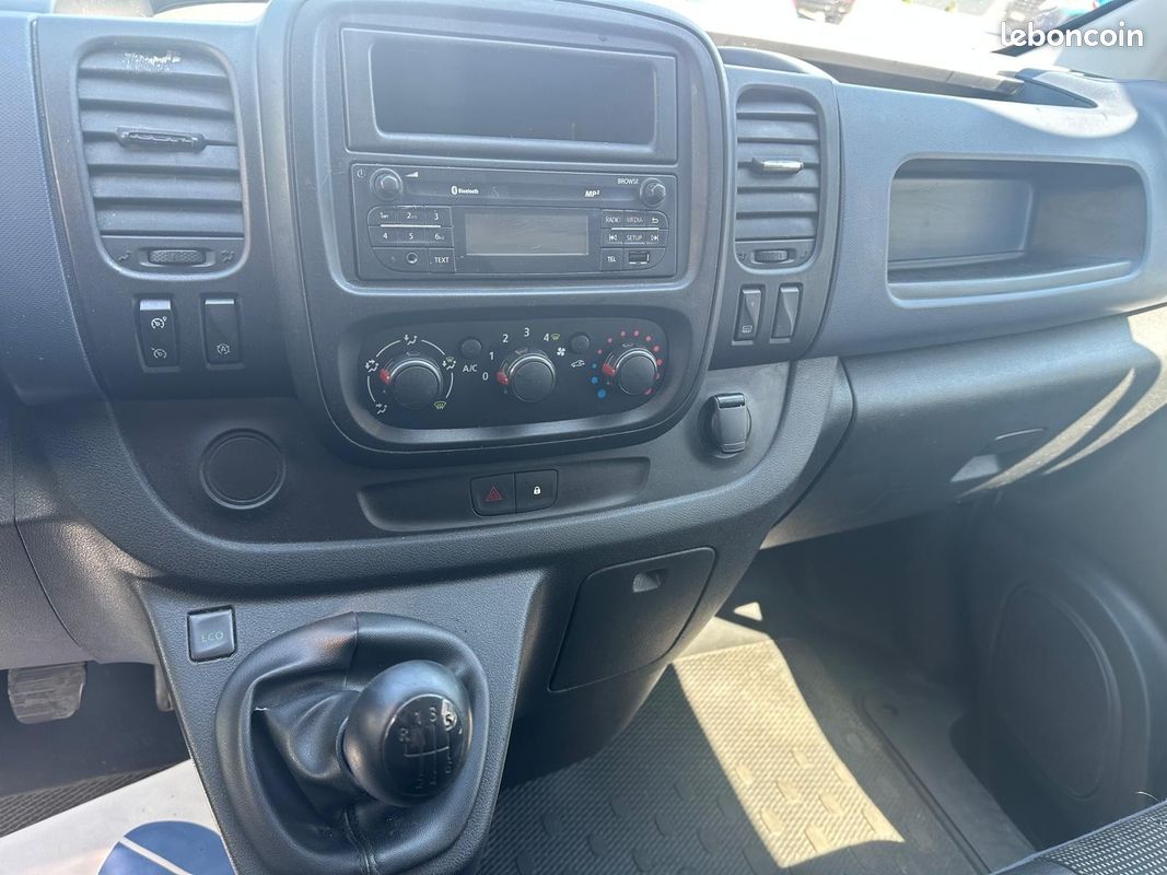 Opel Vivaro B Fourgon/Combi F2700 L1H1 1.6 CDTI 125 CH BTURBO ECOFLEX S/S DESIGN EDITION / RENAULT TRAFIC (image 16)