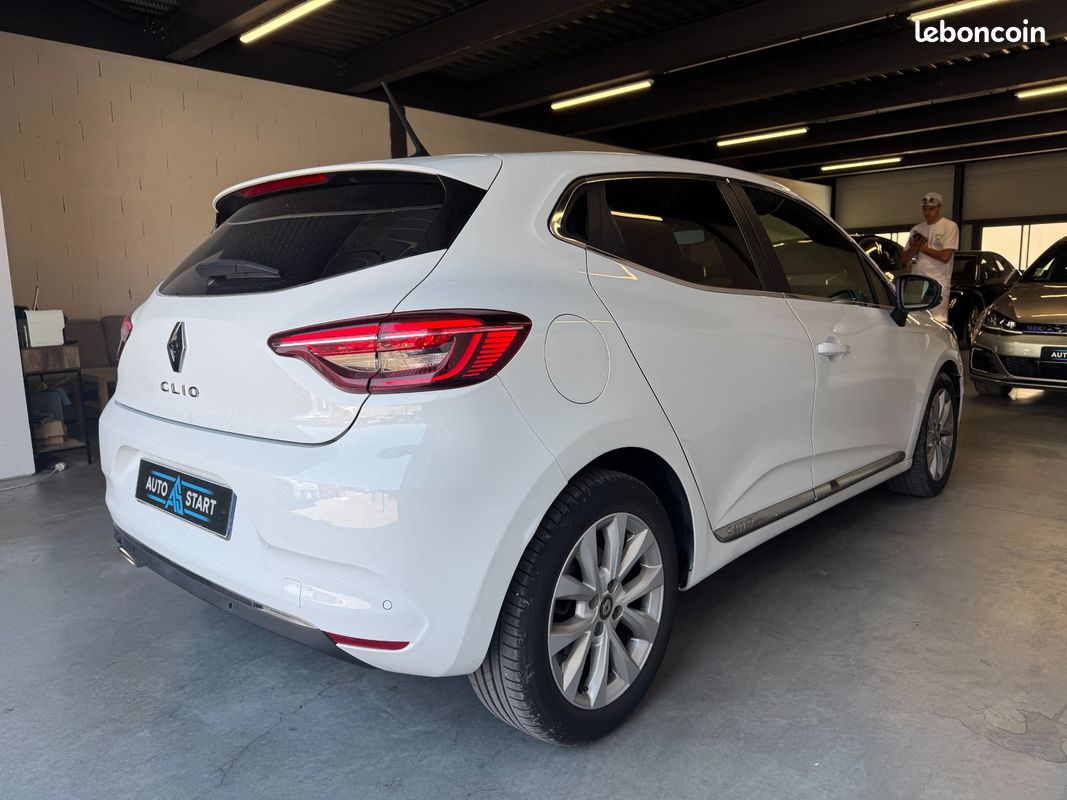 Renault CLIO V Intens 1.3 TCe 130ch CARPLAY / SUIVI COMPLET RENAULT / CAMERA / RADAR AV & AR / CLIM AUTO (image 3)