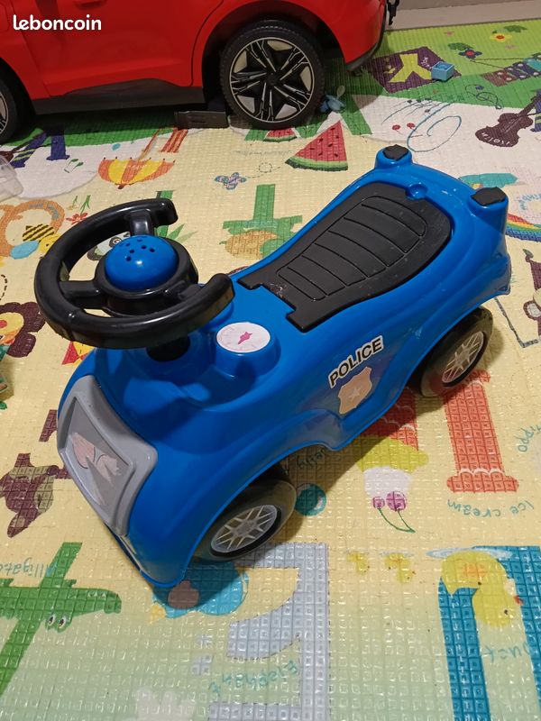 Trotteur voiture pour bébé/ enfant (image 2)