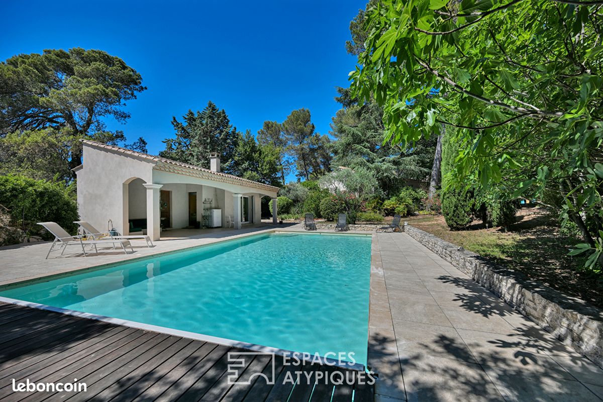 Maison 8 pièces 267 m² · à Nîmes · 267 m² · 1 195 000 €