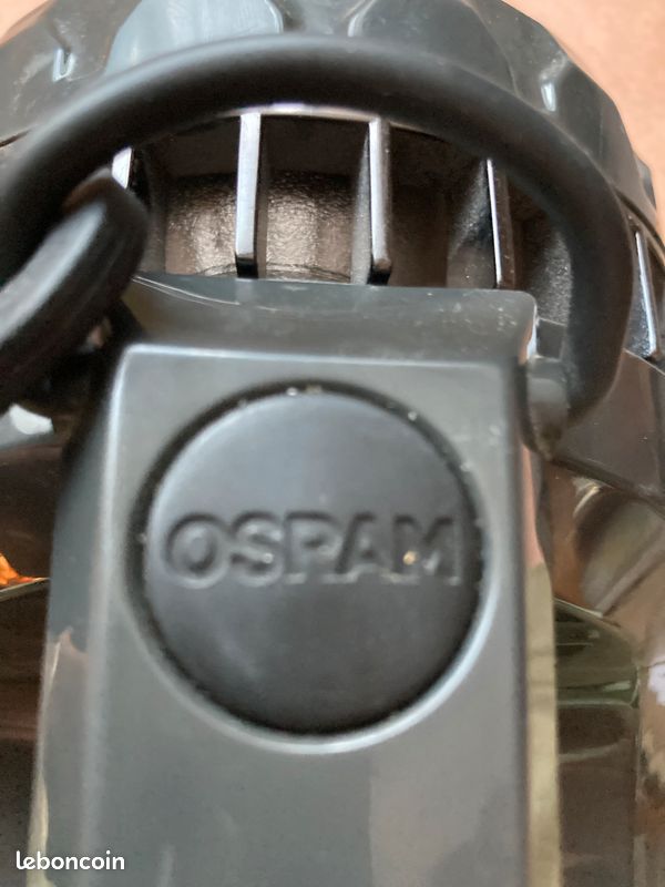Lampe torche à trois LED et bandoulière Osram pour camping ou sortie (image 6)
