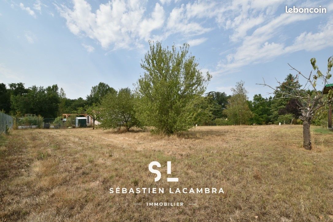 Terrain 1070 m² · à Cadalen · 1 070 m² · 81 000 €