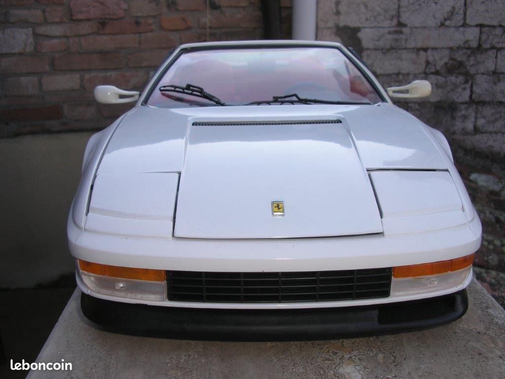 Pocher Ferrari Testarossa cabriolet 1/8 schaalmodellen (image 4)