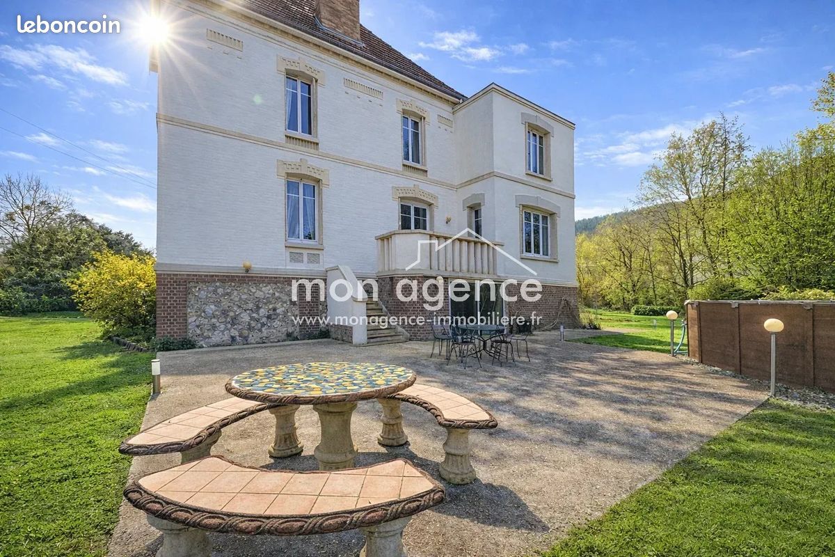 Maison 11 pièces 250 m² · à Malaunay · 250 m² · 449 000 €