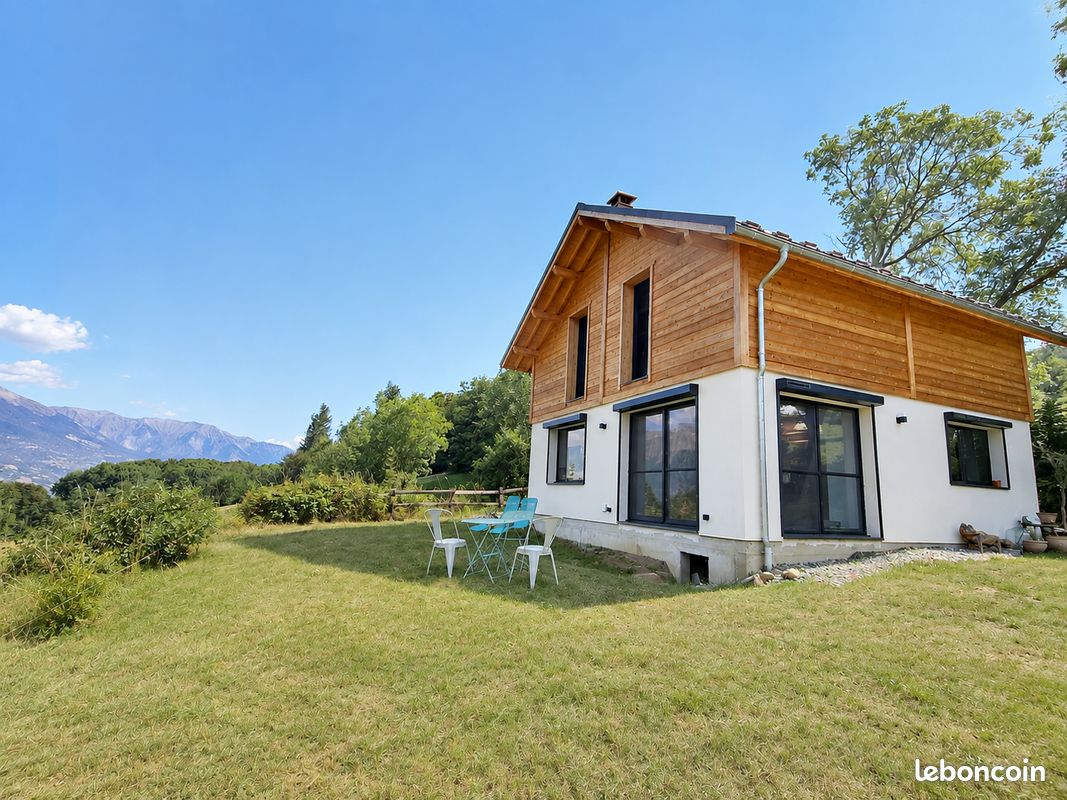 Maison neuve, vue montagne (image 1)