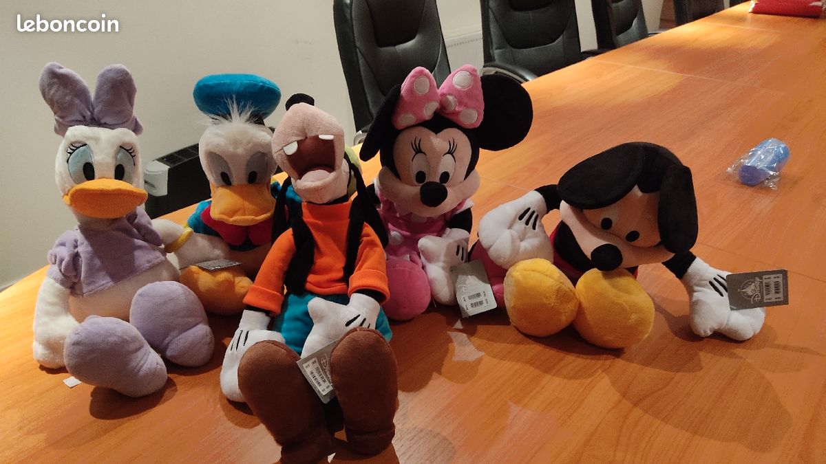 Lot peluche Disney neuve (image 1)