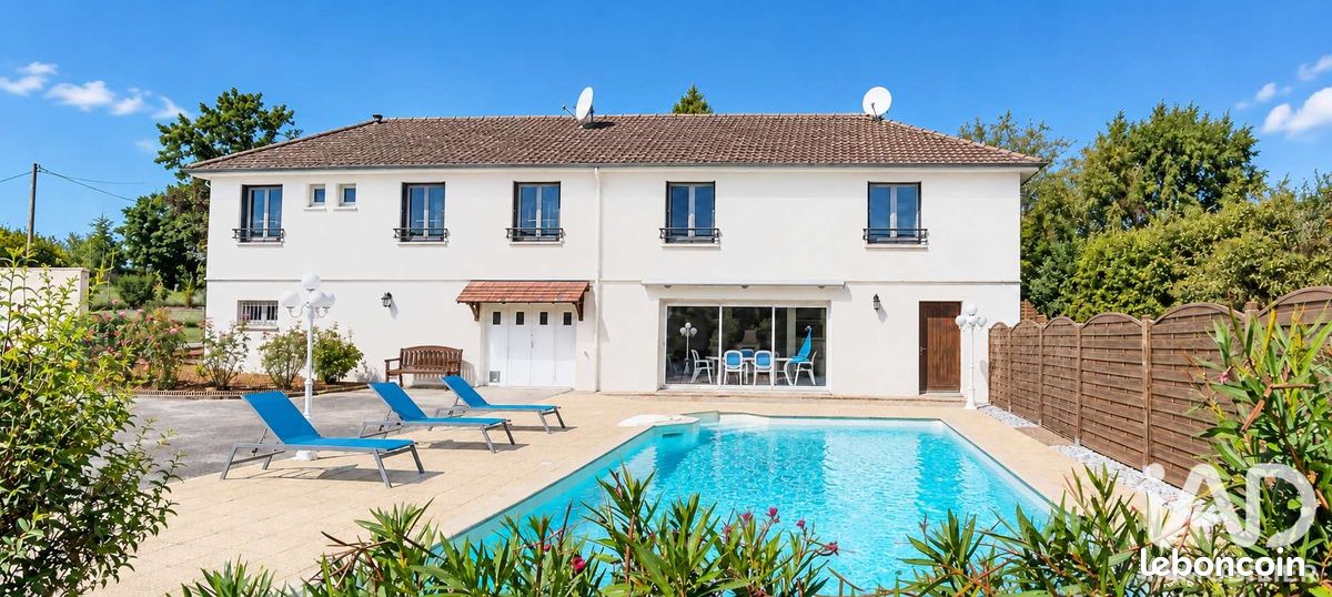 Maison 8 pièces 209 m² · à Saint-Junien · 209 m² · 349 000 €