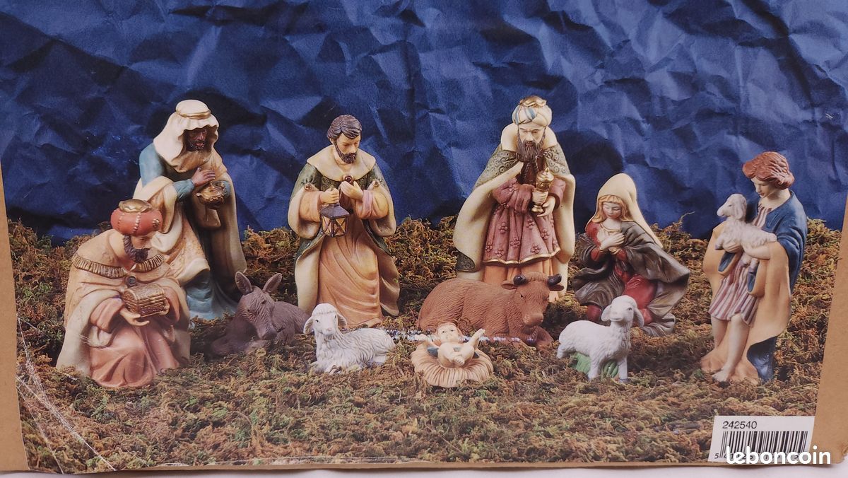 Crèche de Noël Complète 11 Santons - 20cm | La Boutique des Chrétiens