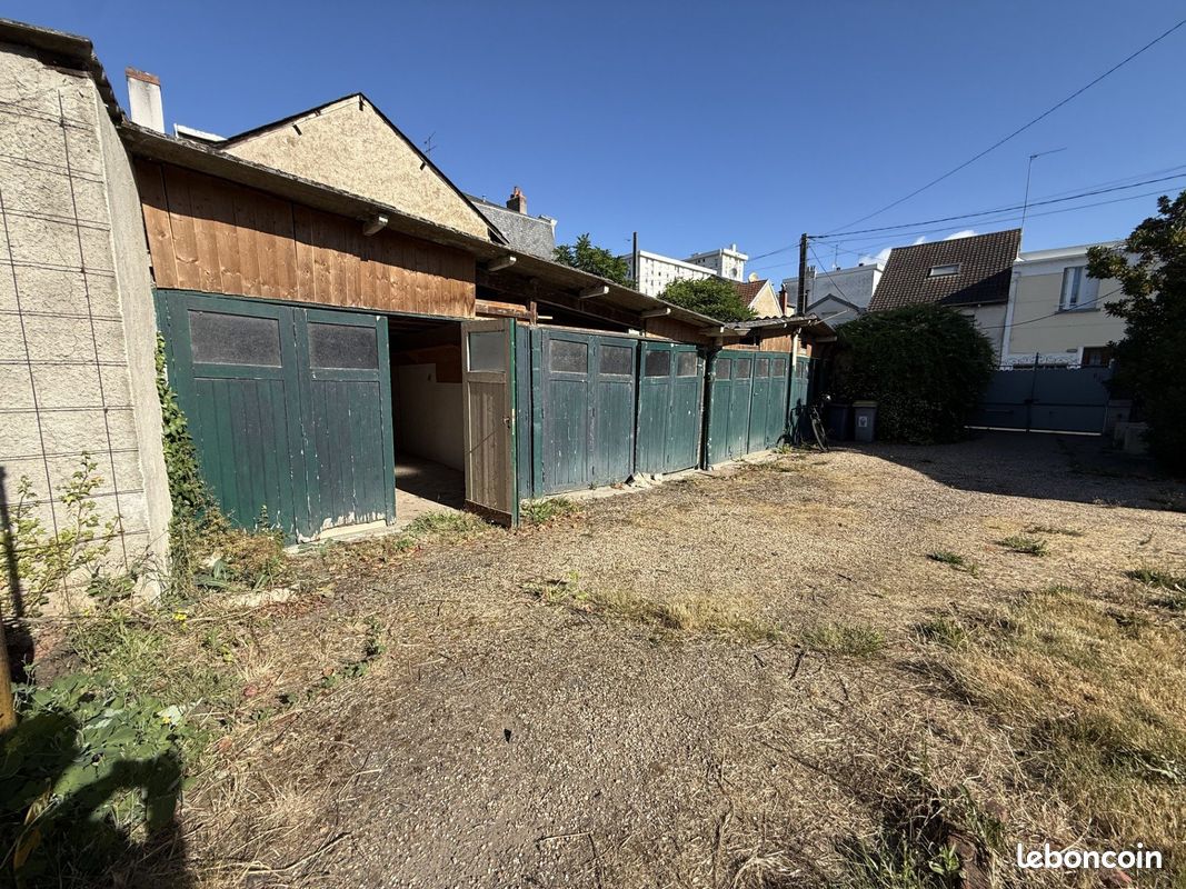Parking 120 m² · à Tours · 120 m² · 86 400 €