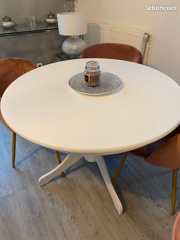 Table ronde blanche baroque (image 2)