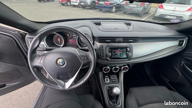Alfa Romeo Giulietta 1.4 Jet 105 impression (image 2)