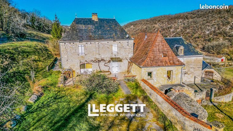 Maison 10 pièces 300 m²