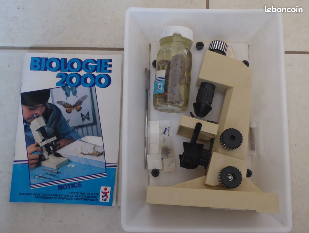 Anatomie 2000 CEJI, squelette anatomique corps humain, boite de jeu scientifique vintage complet - Canada Anatomie 2000 CEJI, squelette anatomique corps humain, boite de jeu scientifique vintage complet - Canada