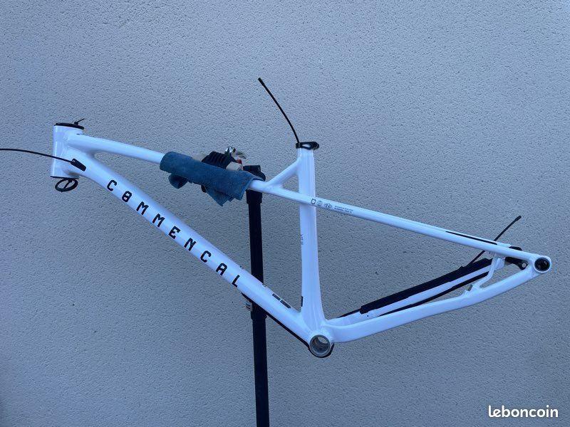 Cadre Commencal META HT V3 2026 Taille M (image 1)