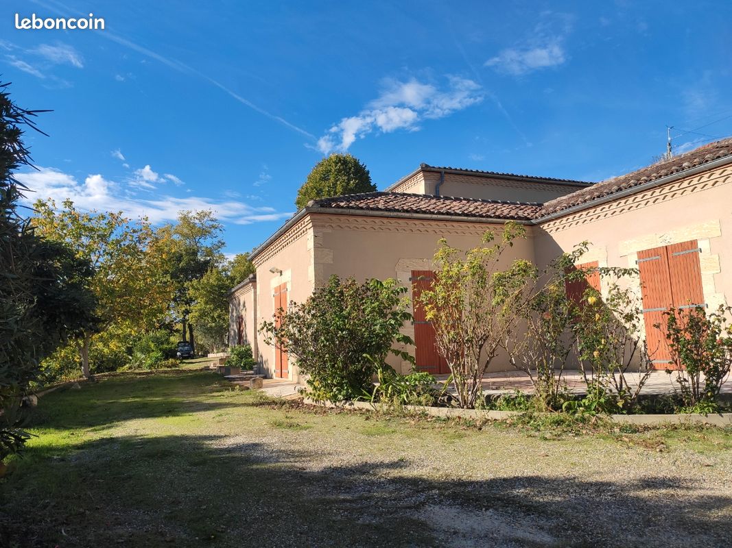 Parking 4 pièces 82 m² · à Lectoure · 82 m² · 840 €/mois