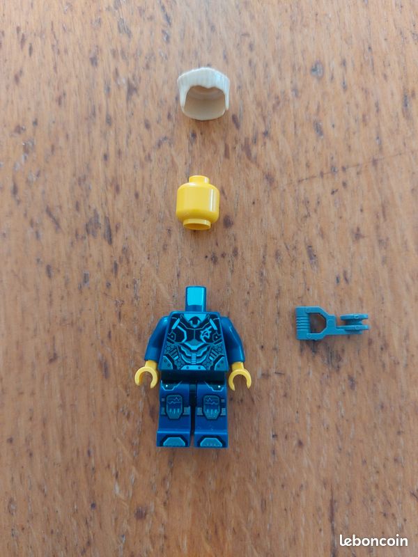 Lego minifig Agent Trey Swift réf. Uagt019 (image 4)