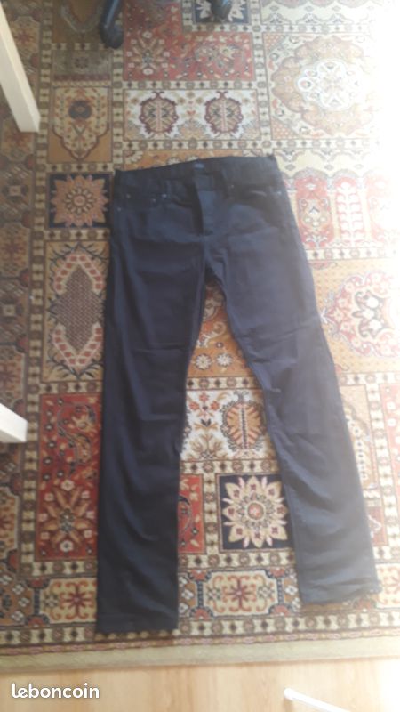 Pantalon Uniqlo noir très bon état taille 42 (image 1)
