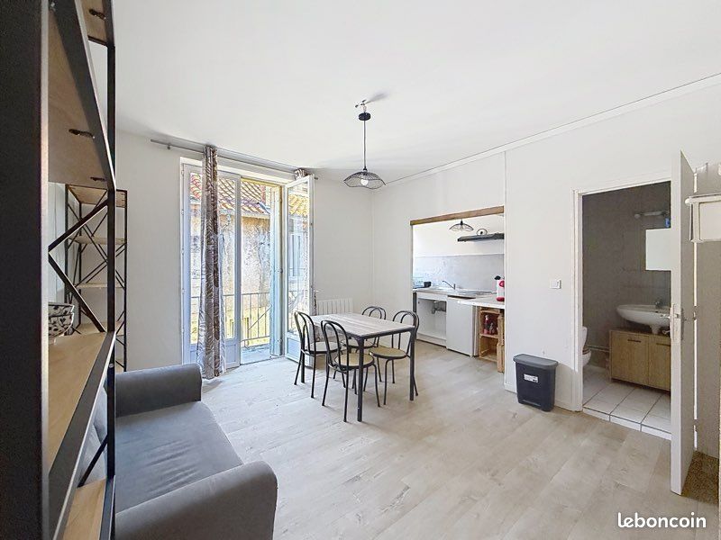 Appartement 1 pièce 32 m² · à Saint-Affrique · 32 m² · 440 €/mois