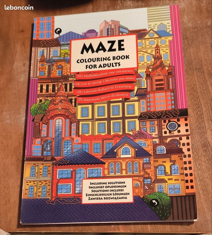 Carnet de coloriage ''Maze colouring book'' (image 1)