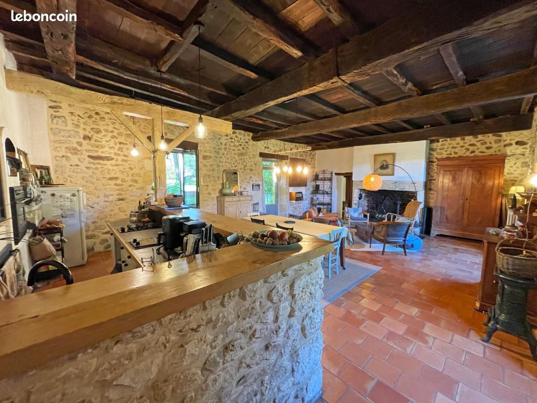 Propriété 11 pièces 247 m² (image 7)
