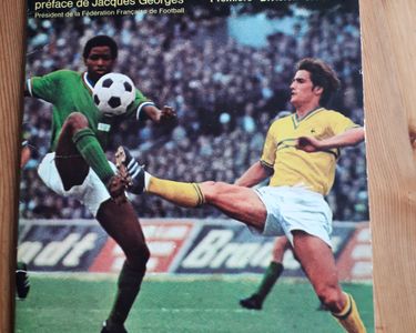 Album le monde prodigieux des etoiles du football 1970-1971 incomplet no Panini