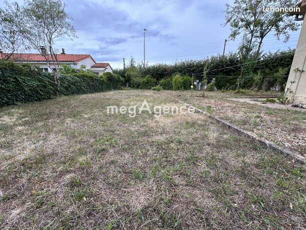 Terrain 239 m² POITIERS
