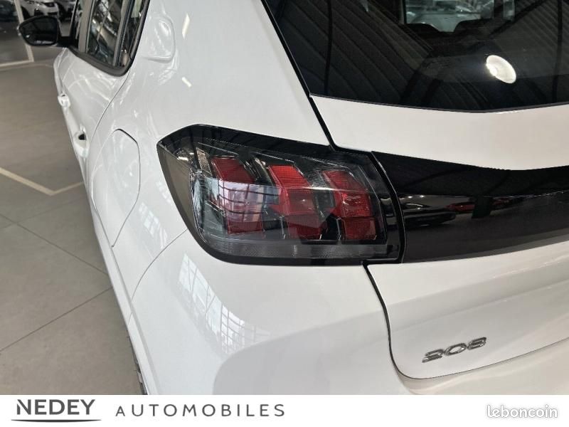 Peugeot 208 1.2 PureTech 100ch S&S Active (image 17)