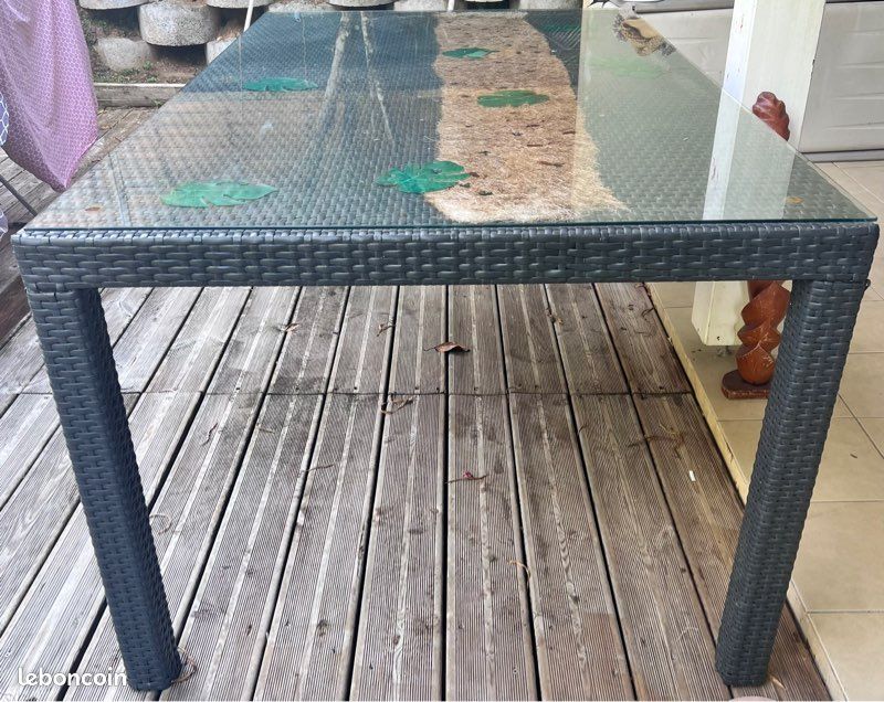 Table d’extérieur (image 1)
