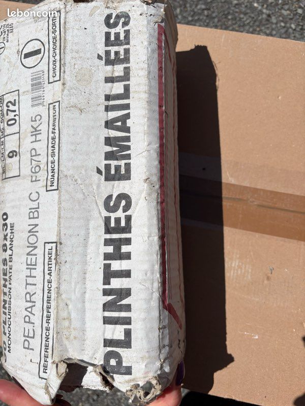 Plinthes émaillés carrelage blanc (image 3)