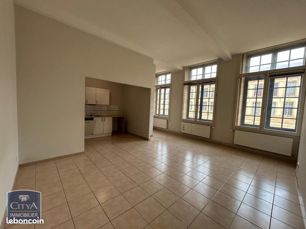 Appartement 3 pièces 62 m² · à Sedan · 62 m² · 700 €