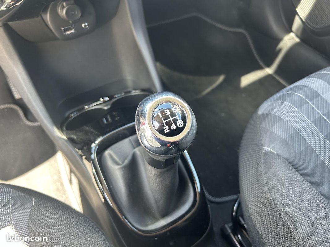 PEUGEOT 108 1.0 VTi - 72 Style - Garantie 12 mois (image 15)