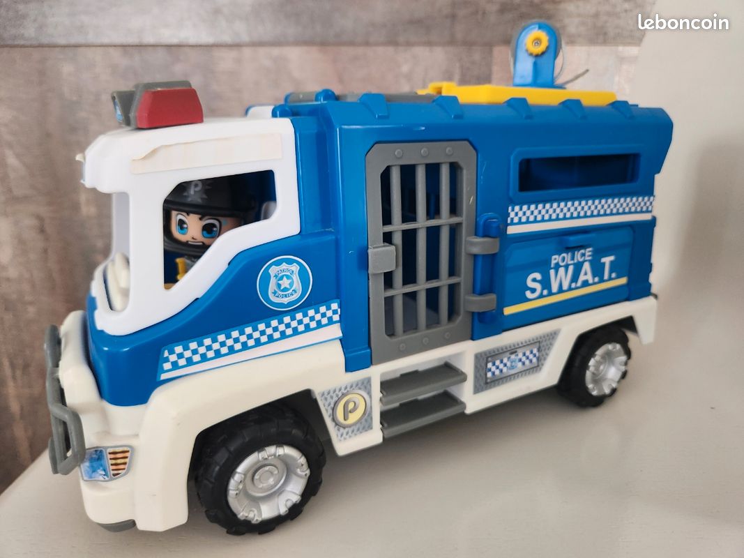 Camion de Police (image 3)